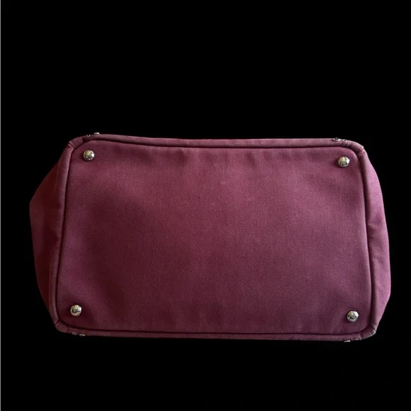 Authentic Prada Canapa - Picture 5 of 16